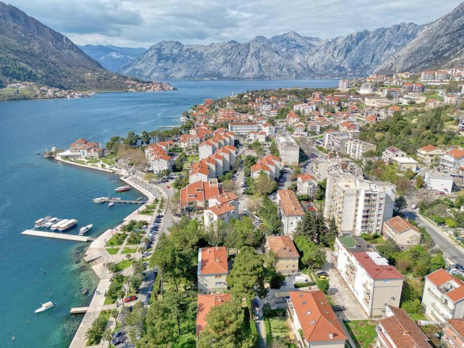 Cozy Nest Apartment- Central And Seaboard With Elevator Kotor Exterior photo