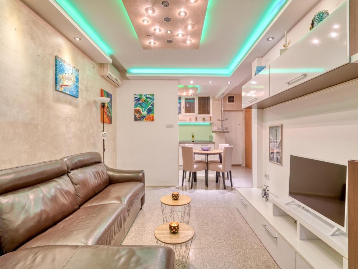 Cozy Nest Apartment- Central And Seaboard With Elevator Kotor Exterior photo