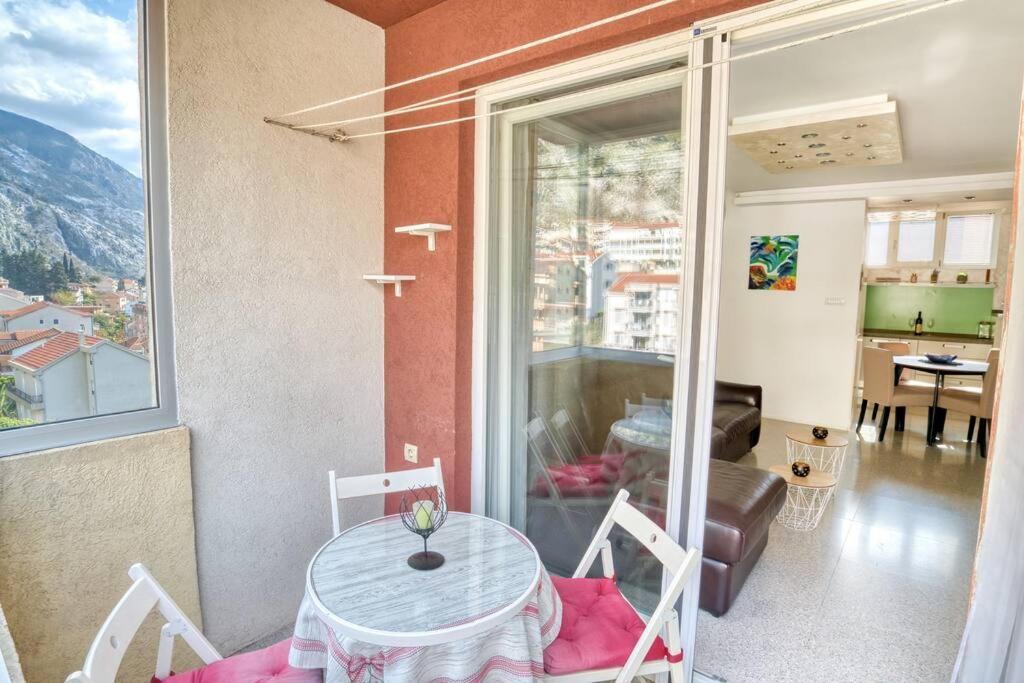 Cozy Nest Apartment- Central And Seaboard With Elevator Kotor Exterior photo
